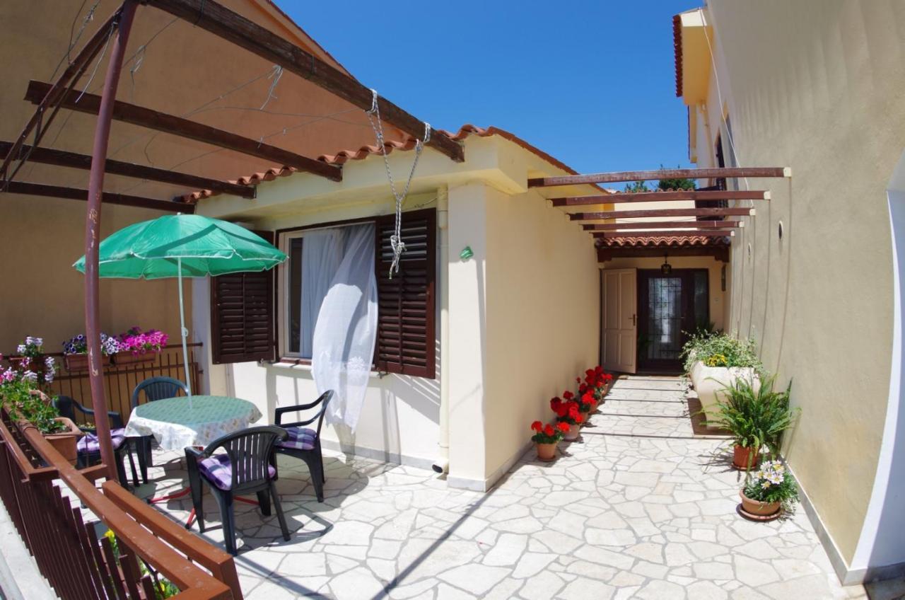 Holiday Apartments Ruzica, Pjescana Uvala Bagian luar foto
