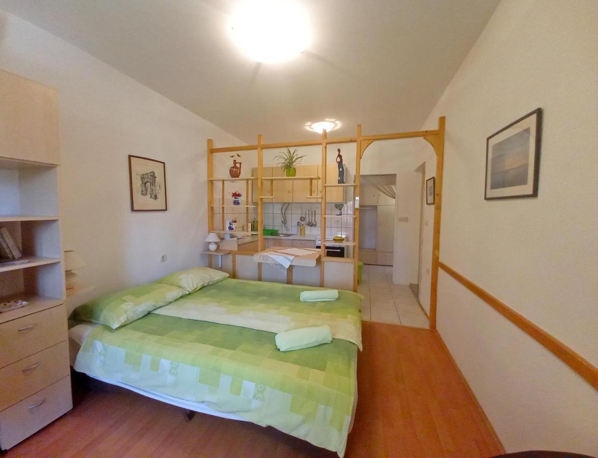 Holiday Apartments Ruzica, Pjescana Uvala Bagian luar foto
