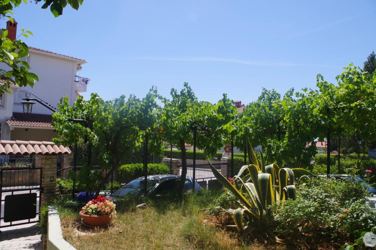Holiday Apartments Ruzica, Pjescana Uvala Bagian luar foto