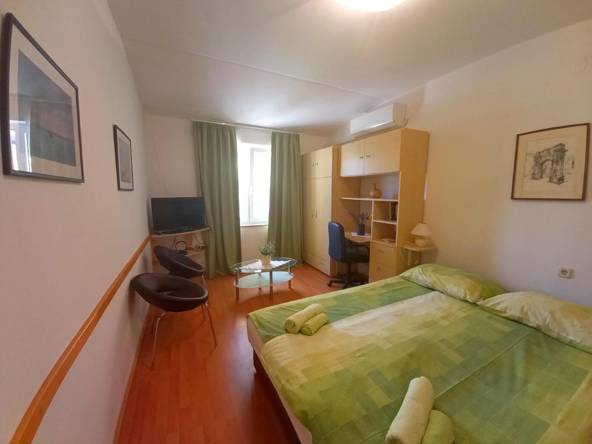 Holiday Apartments Ruzica, Pjescana Uvala Bagian luar foto
