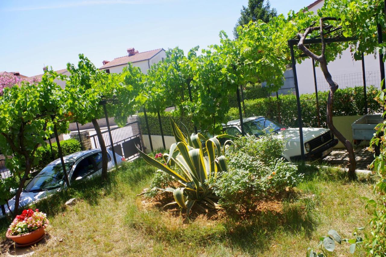 Holiday Apartments Ruzica, Pjescana Uvala Bagian luar foto