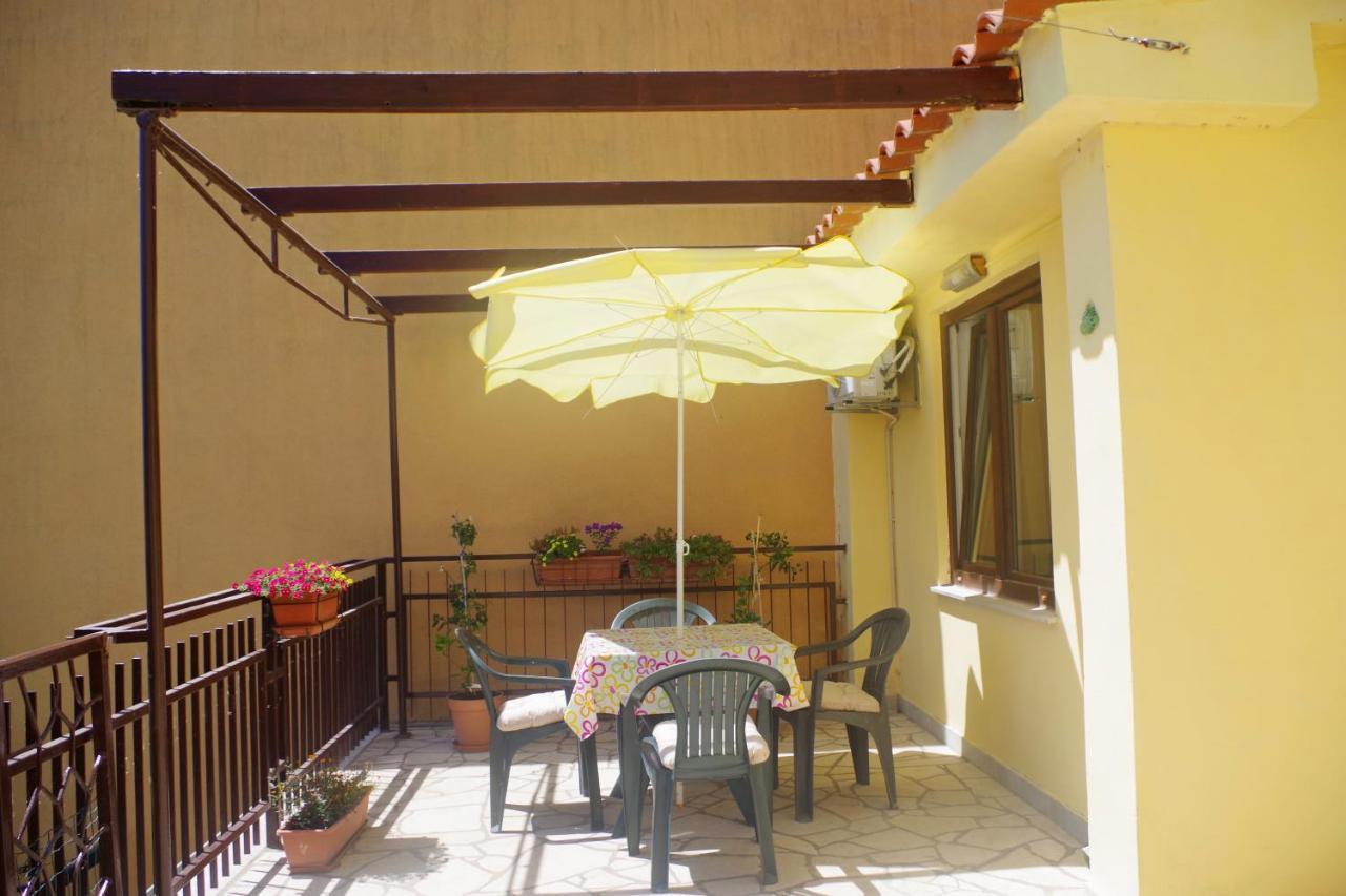 Holiday Apartments Ruzica, Pjescana Uvala Bagian luar foto
